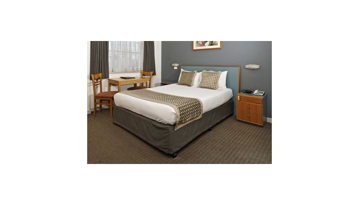 Breakfree Directors Studio poza 6