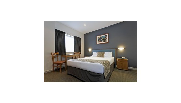 Breakfree Directors Studio poza 9