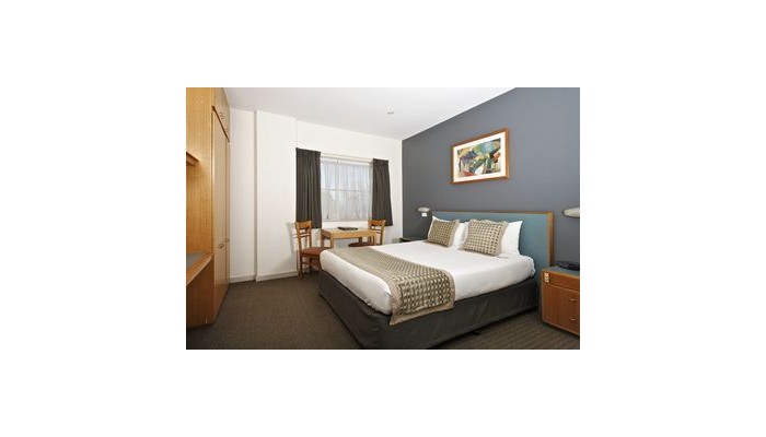 Breakfree Directors Studio poza 4