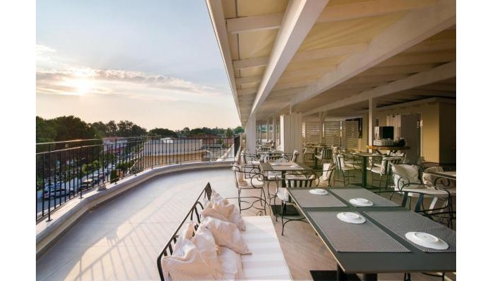 Hotel Neikos Mediterraneo Luxury Suites poza 6