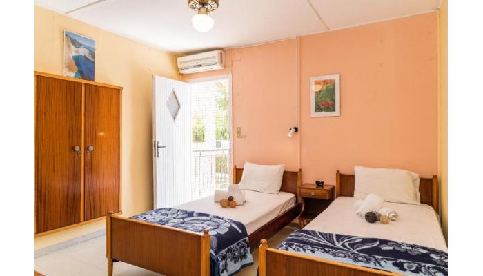 Roussas Studios And Apartments poza 8