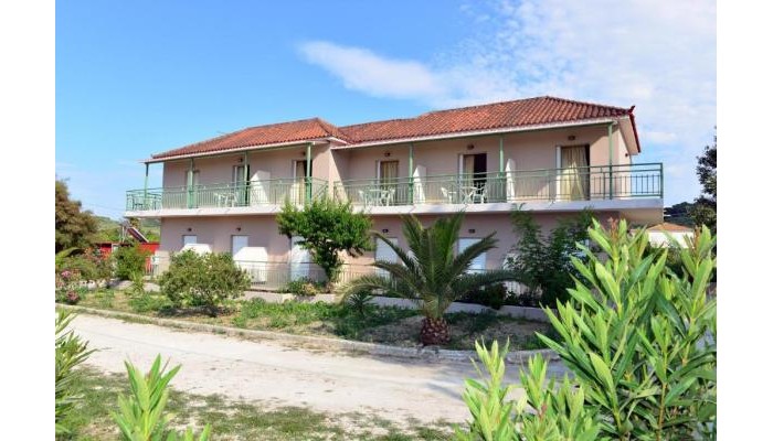 Dennis Studios Alykanas poza 1