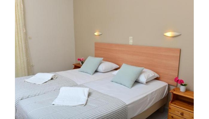 Dennis Studios Alykanas poza 3