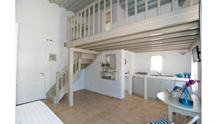 Gryparis Club Apartments poza 6