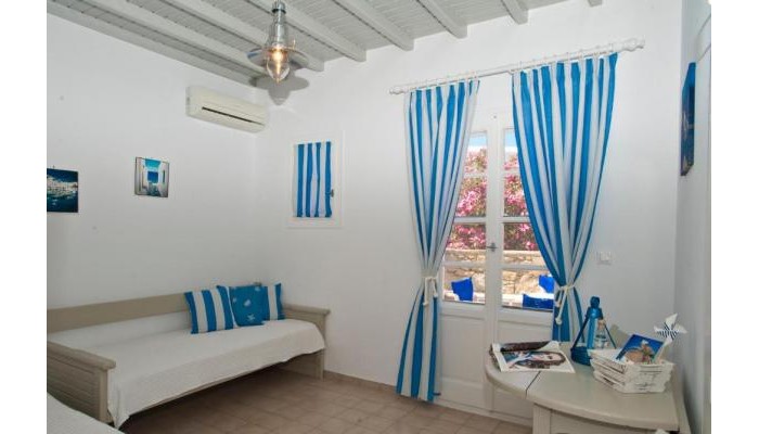 Gryparis Club Apartments poza 10