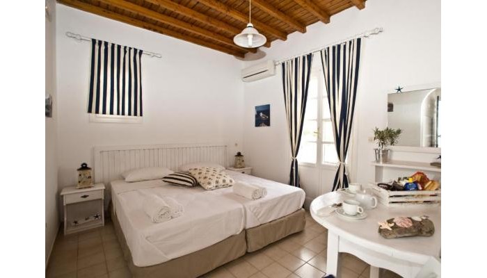 Gryparis Club Apartments poza 1