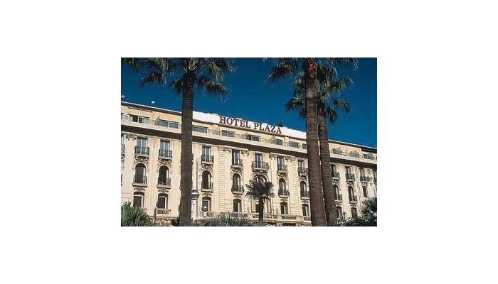 Hotel B4 Plaza poza 0