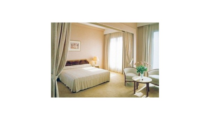 Hotel B4 Plaza Nice poza 0