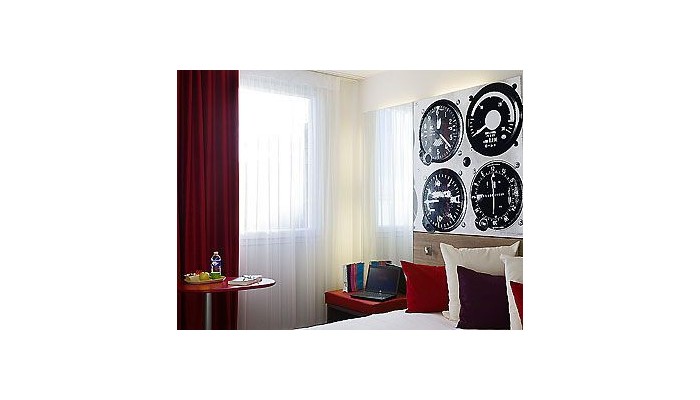 Hotel Ibis Styles Nice Aeroport Aren poza 3