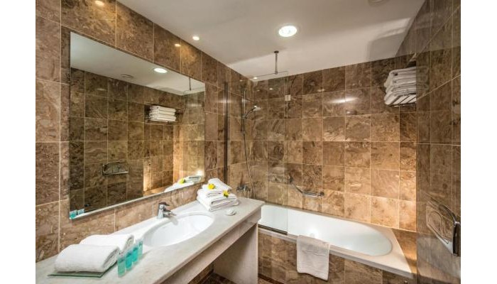 Annabelle Beach Resort poza 2