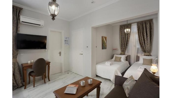 V1935 Luxurious Apartments poza 3