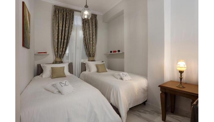 V1935 Luxurious Apartments poza 2