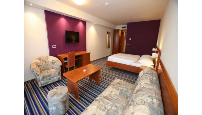 Hotel Corinthia poza 18