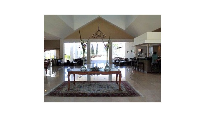 Howard Johnson Hotel And Convention Center Carilo poza 10