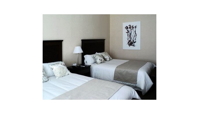 Howard Johnson Hotel And Convention Center Carilo poza 5