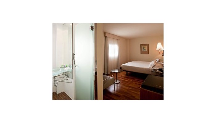 Ac Hotel La Linea poza 4