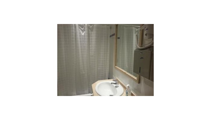 Hotel Far Home Hostel poza 0