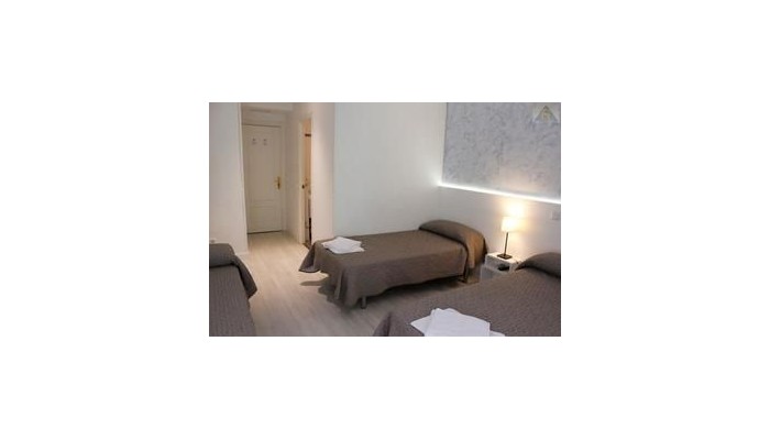 Hotel Far Home Hostel poza 7