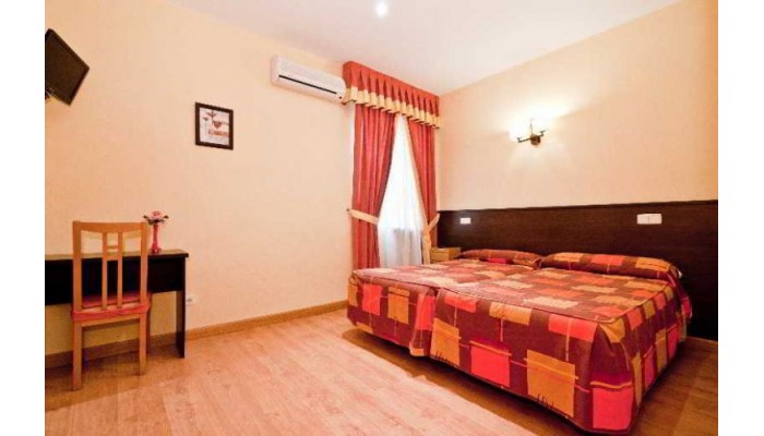 Hotel Las Cortes Hostal poza 9