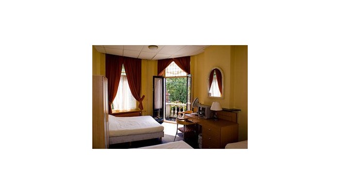 Backstage Hotel poza 3