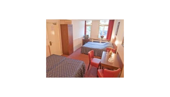 Monopole Hotel poza 2