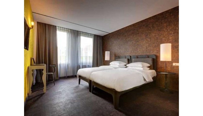 V Nesplein Hotel poza 8