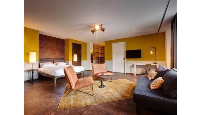 V Nesplein Hotel poza 5