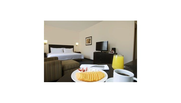 Hotel Fiesta Inn Perinorte poza 10