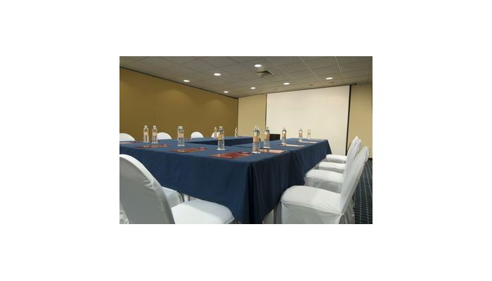 Hotel Fiesta Inn Perinorte poza 6