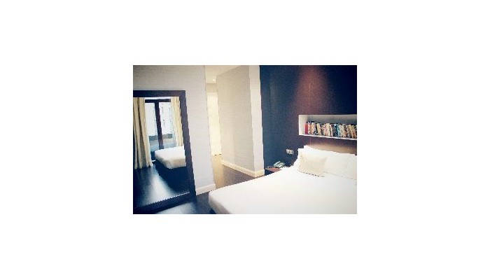 International Cool Local Hotel poza 8