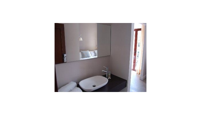 International Cool Local Hotel poza 5