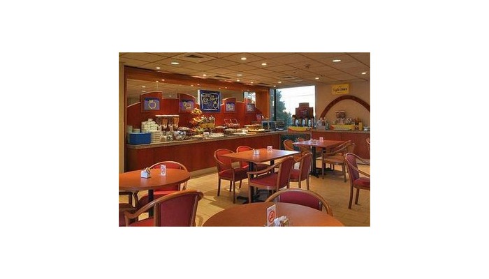 Hotel Express By Holiday Inn poza 5