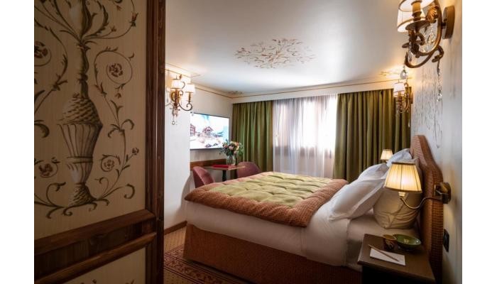 Hotel De La Loze poza 4