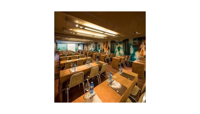 B Hotel poza 5