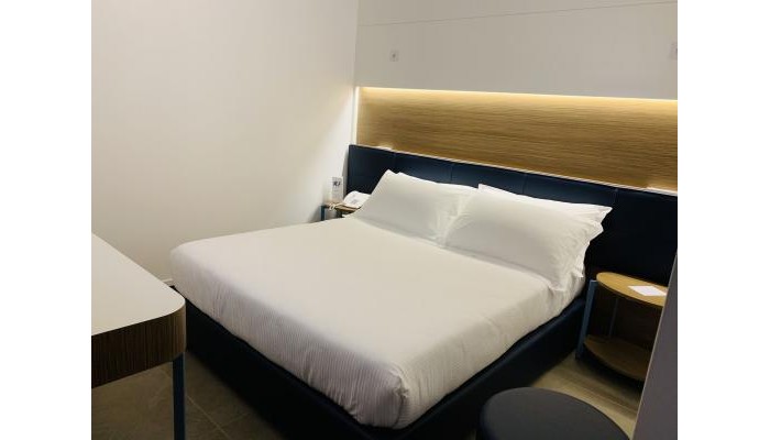 M And F Hotel poza 8