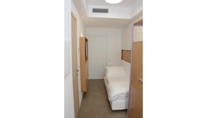 M And F Hotel poza 4