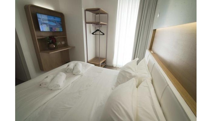 M And F Hotel poza 6