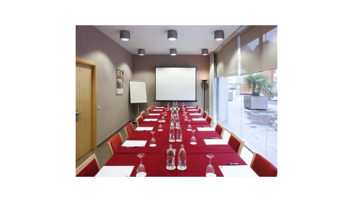 Hotel B And B Girona poza 9