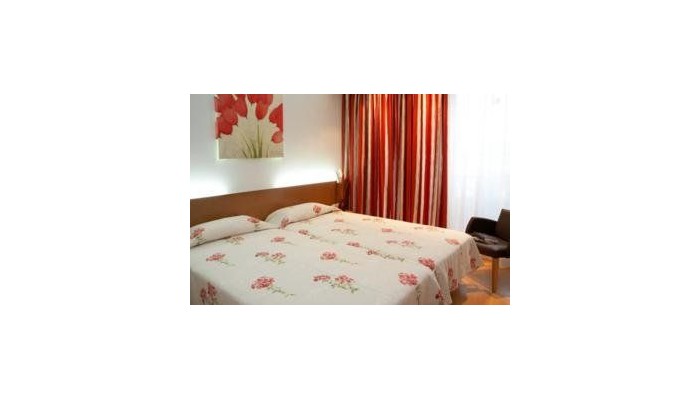 Hotel Fergus Plaza Paris Spa poza 2