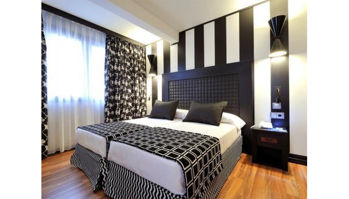 Salles Hotel Aeroport Girona poza 8