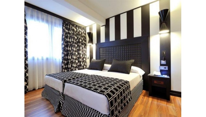 Salles Hotel Aeroport Girona poza 1