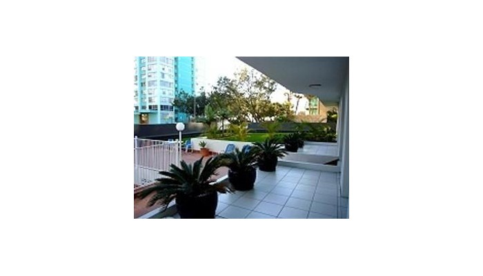 Carlton Apartments poza 3