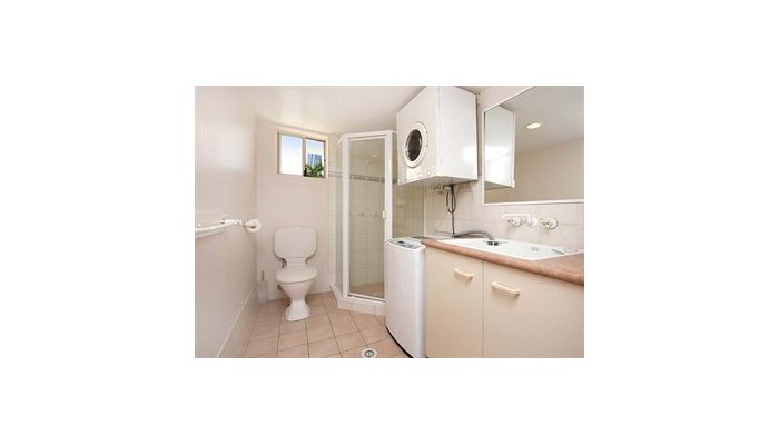 Surfers Riverside Apartments poza 9