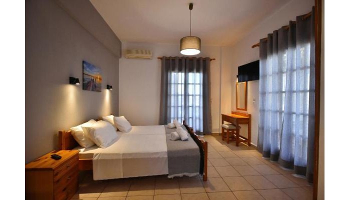 Mari Evans Apartments poza 3