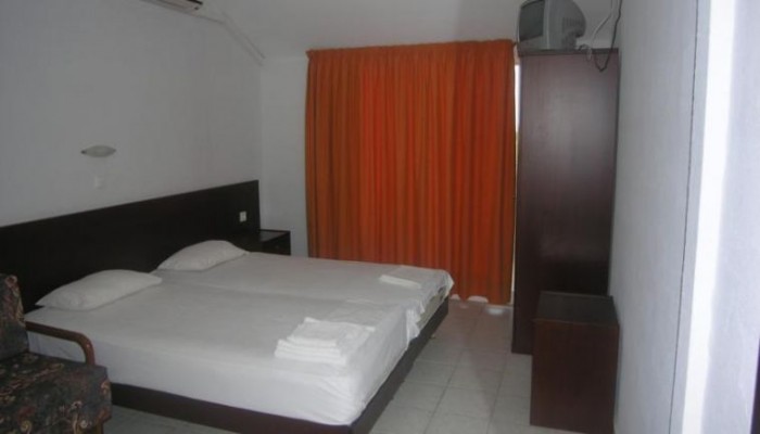Haris Hotel poza 3