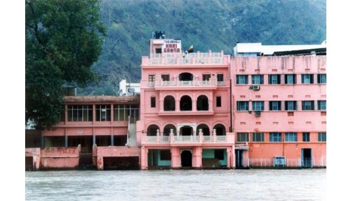 Hotel The Urmi poza 0