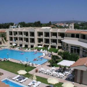 poza Summerland Hotel & Bungalows