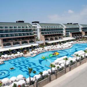 poza Crystal Waterworld Resort & Spa