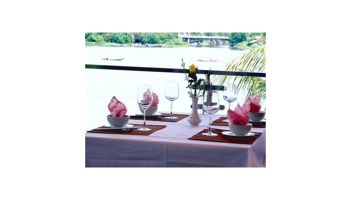 Century Riverside Hotel Hue poza 6