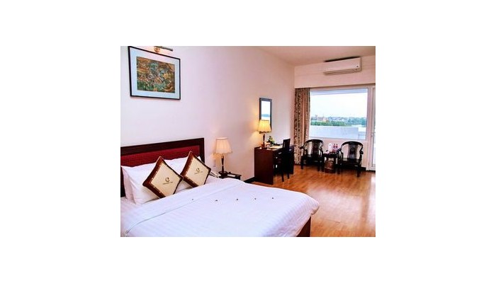 Century Riverside Hotel Hue poza 4